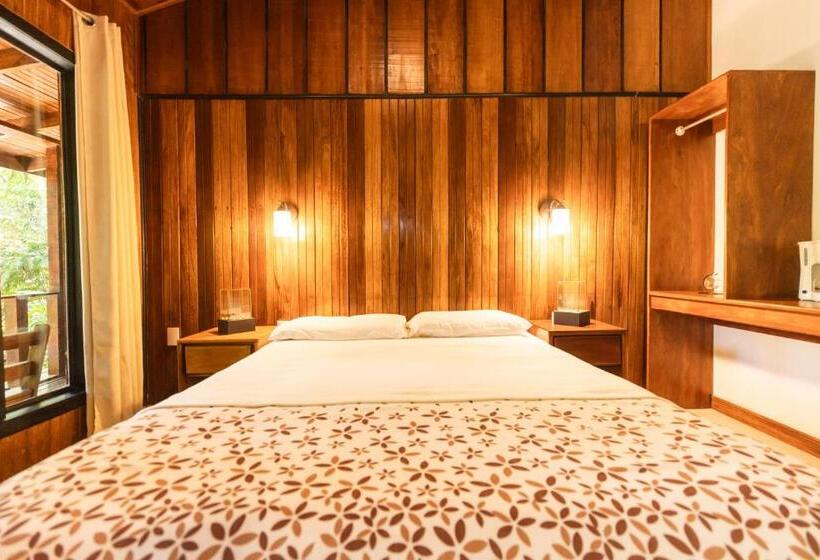 ホテル Jaguarundi Jungle Lodge   Monteverde