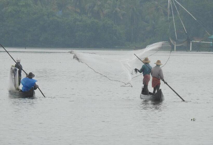 Отель Lago Leisure Resort & Spa