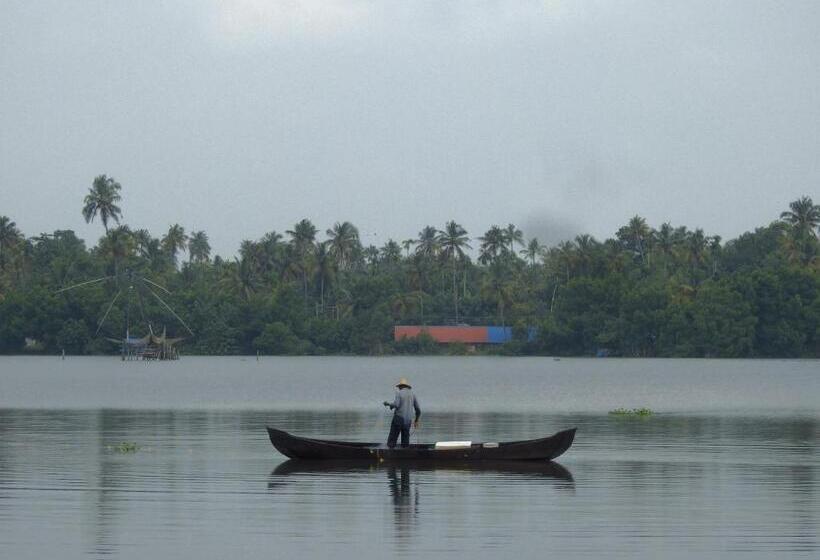 Отель Lago Leisure Resort & Spa