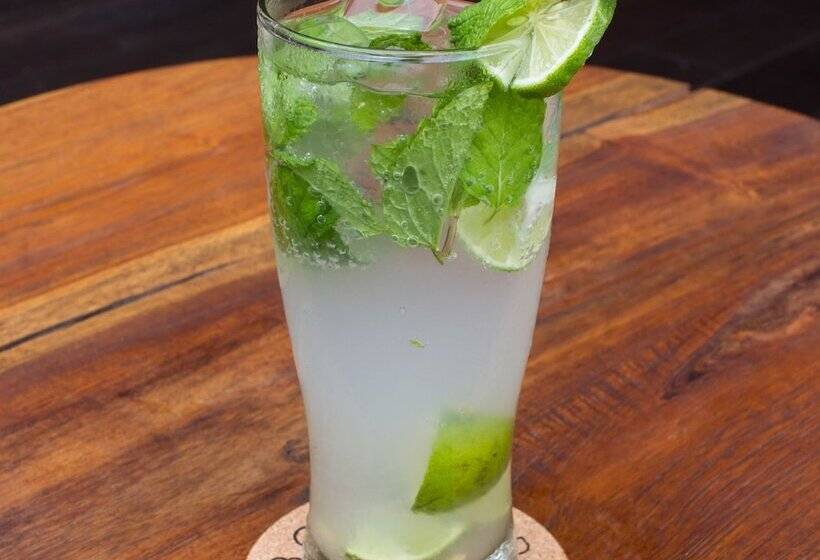 בית מלון כפרי The Point Surfcamp Bali