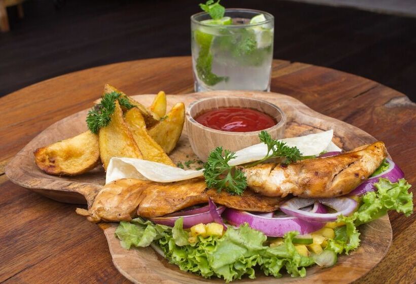 בית מלון כפרי The Point Surfcamp Bali