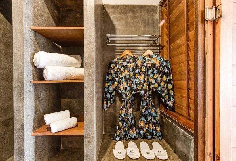 בית מלון כפרי The Point Surfcamp Bali