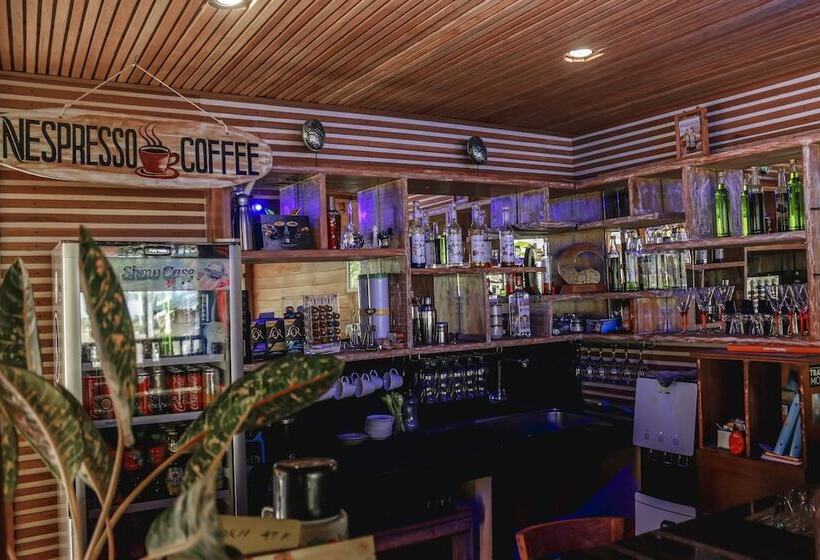 בית מלון כפרי The Point Surfcamp Bali