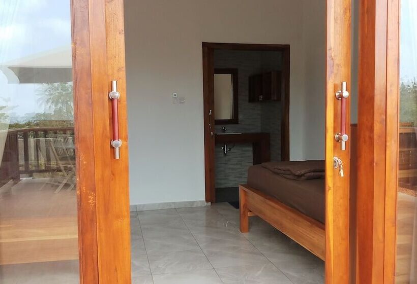 בית מלון כפרי The Point Surfcamp Bali