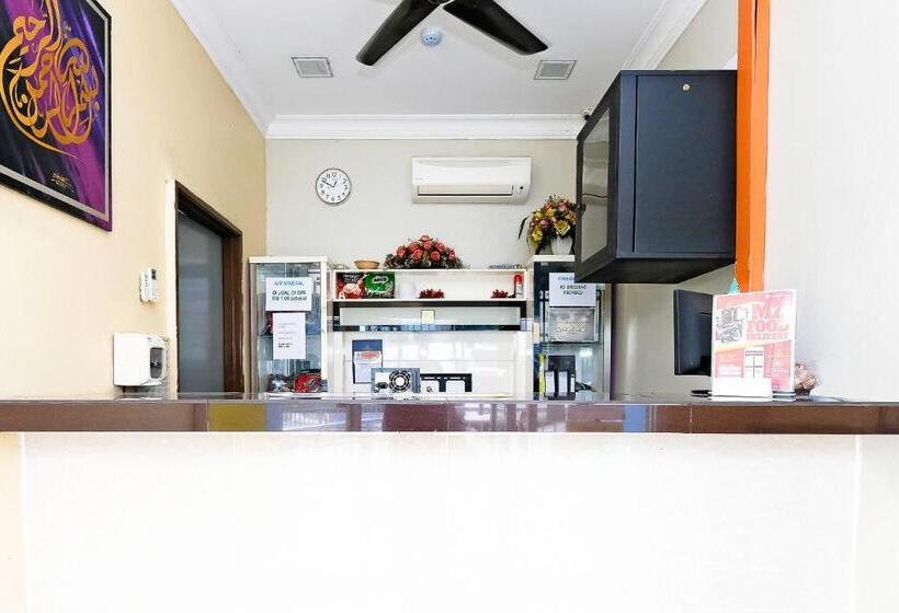 Отель OYO 714 Arina 