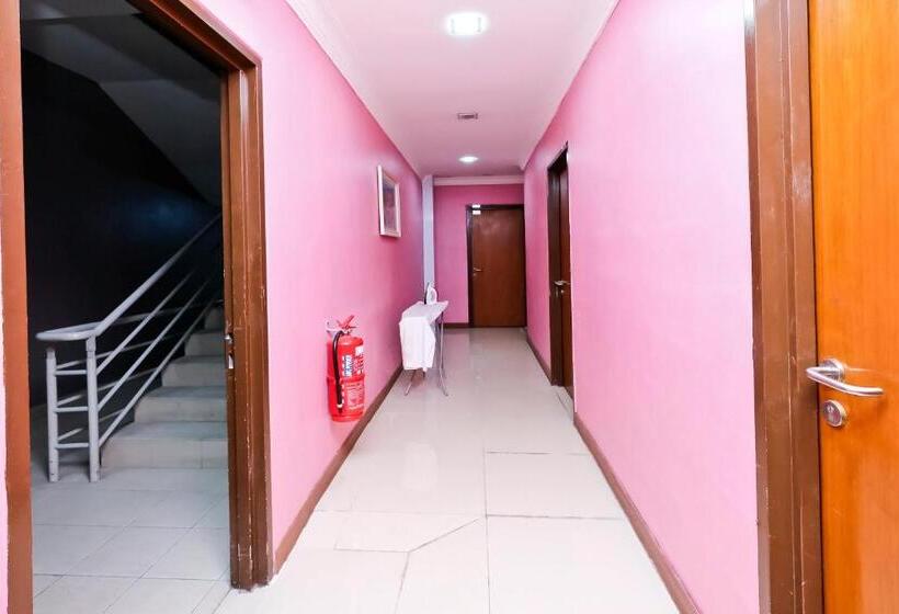 Отель OYO 714 Arina 