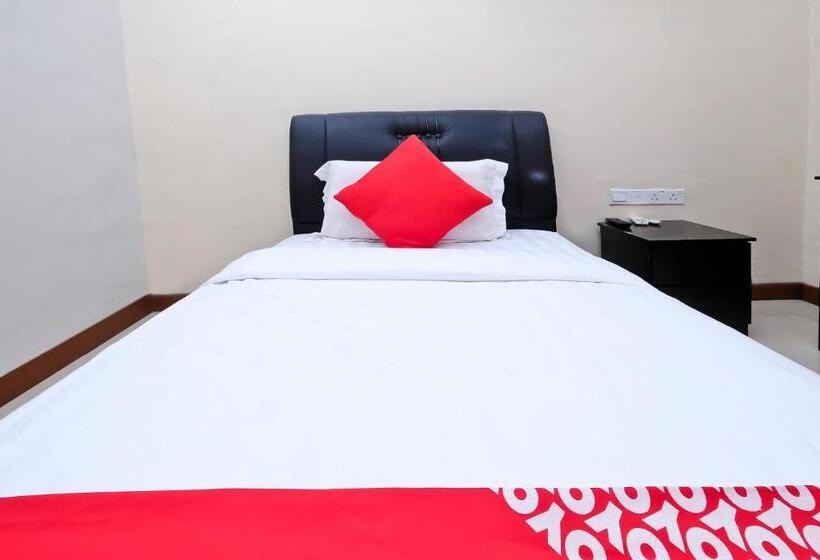 Отель OYO 714 Arina 