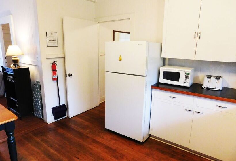 فندق Pahala Plantation Cottages