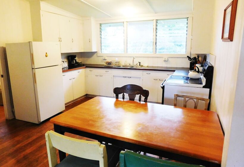 فندق Pahala Plantation Cottages