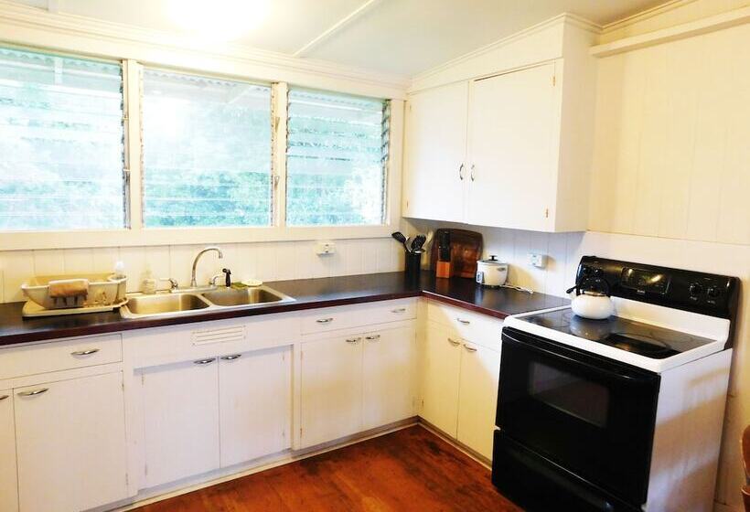 فندق Pahala Plantation Cottages