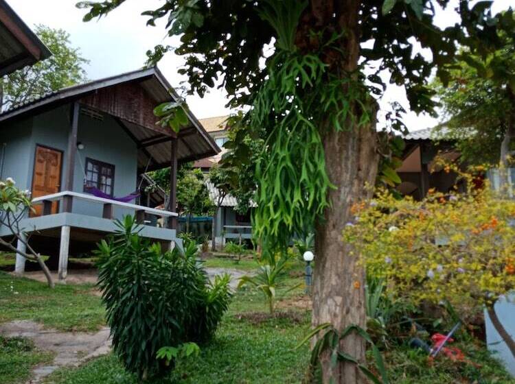 Отель Phupha Bungalow Haad Rin