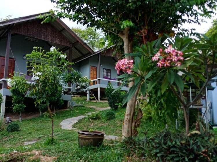 Отель Phupha Bungalow Haad Rin
