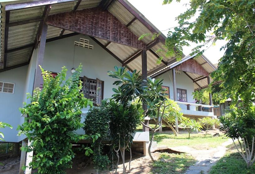 Отель Phupha Bungalow Haad Rin