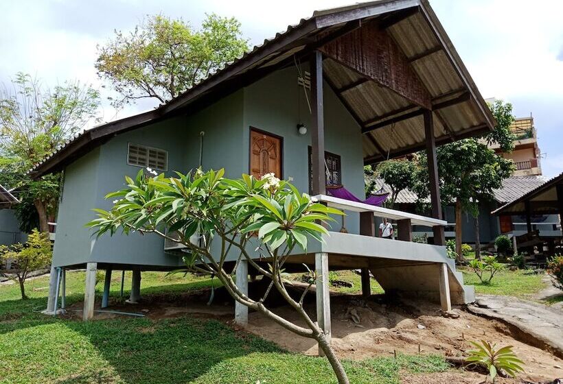Отель Phupha Bungalow Haad Rin