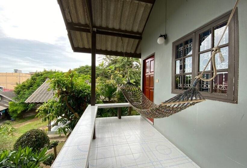 Отель Phupha Bungalow Haad Rin