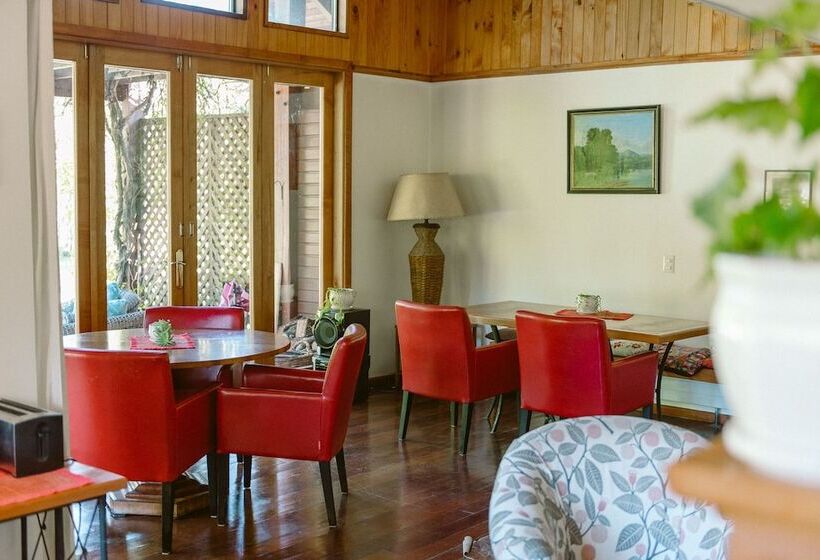 Hotel Posada Del Río   Parque Metreñehue