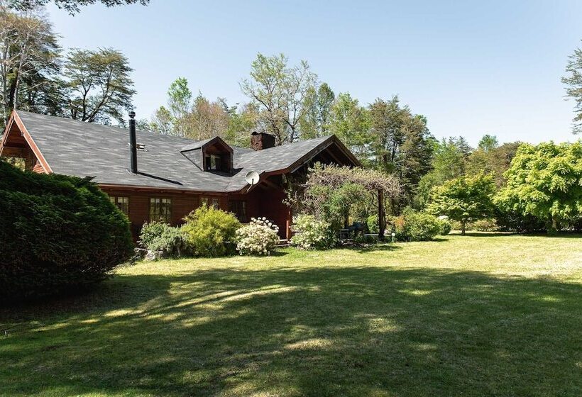 Hotel Posada Del Río   Parque Metreñehue