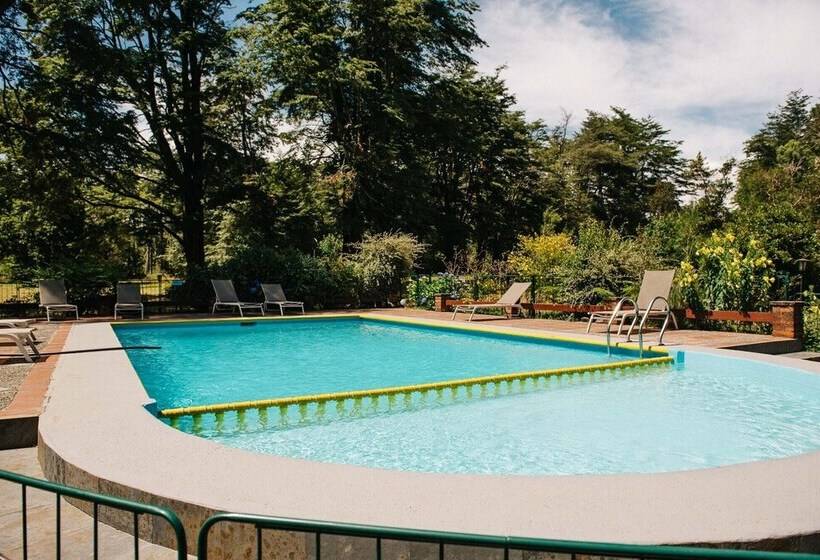 Hotel Posada Del Río   Parque Metreñehue