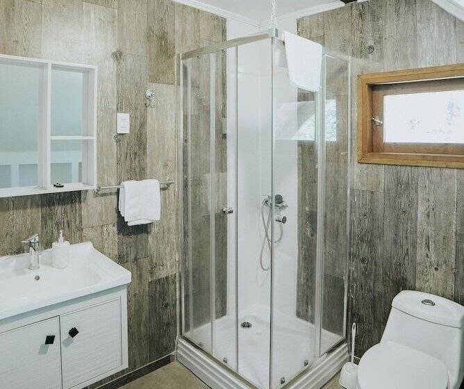 Hotel Posada Del Río   Parque Metreñehue