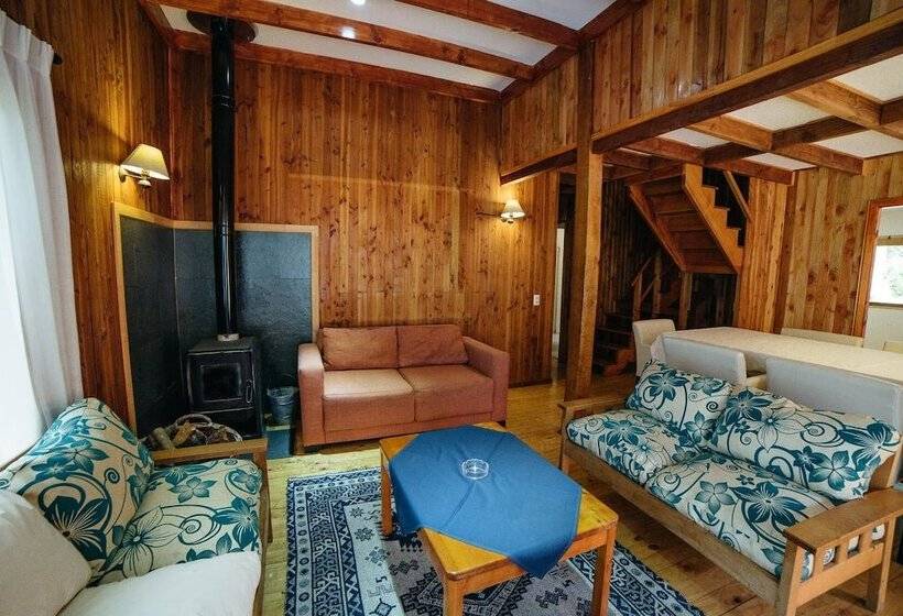 Hotel Posada Del Río   Parque Metreñehue