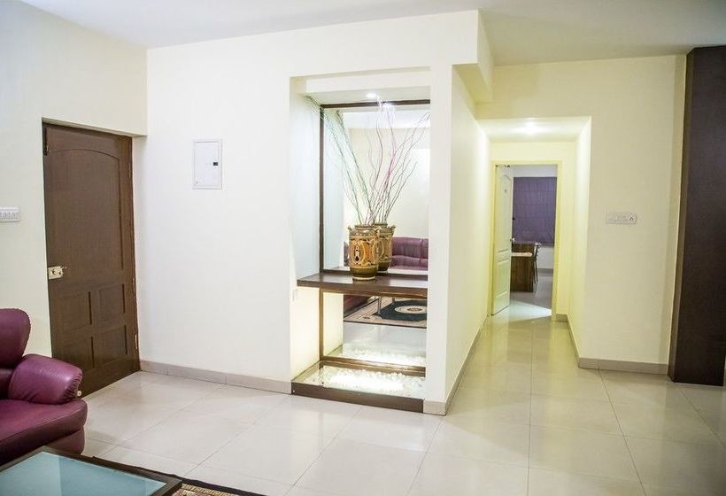 בית מלון כפרי Mint Queensway Suites