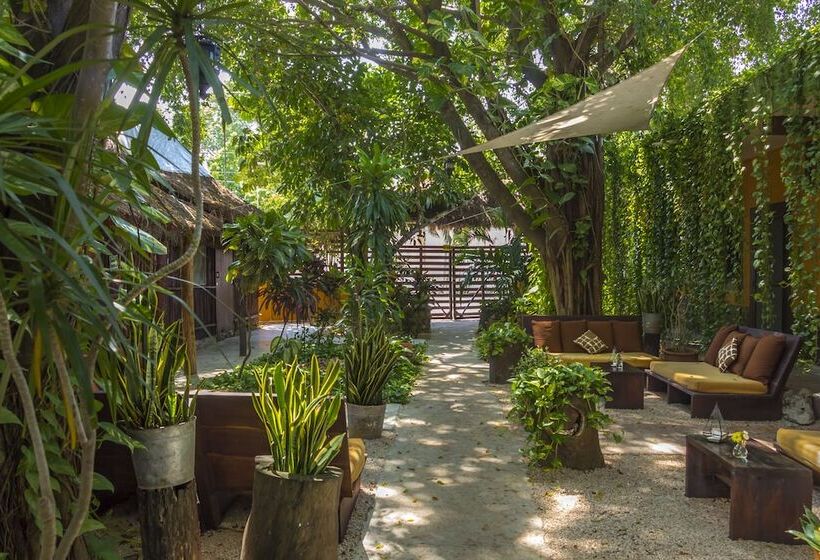 هتل Secret Garden Tulum