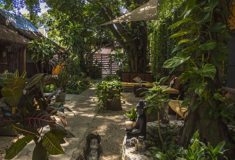 هتل Secret Garden Tulum