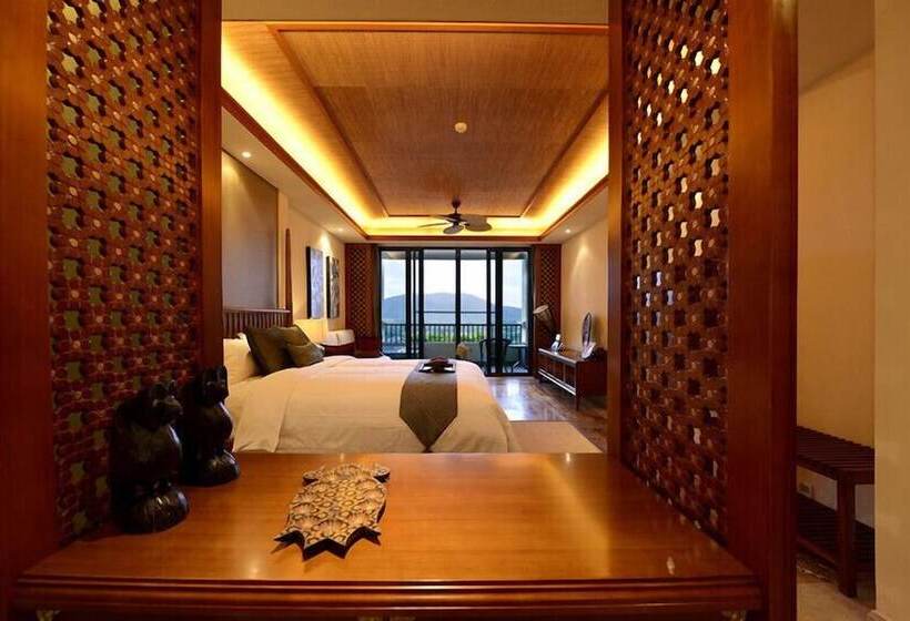 هتل Shixishu Jianguo Yalong Bay Resort