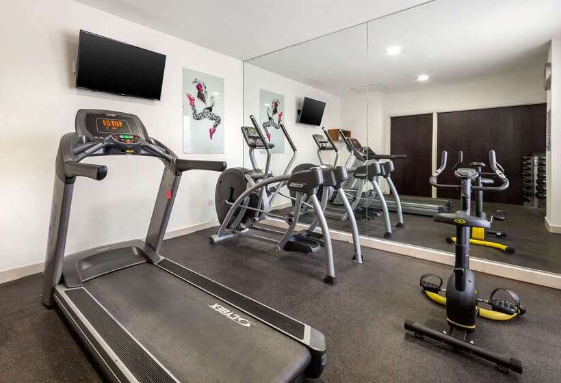 Отель Sleep Inn Tijuana