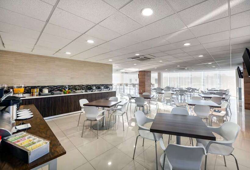 Отель Sleep Inn Tijuana