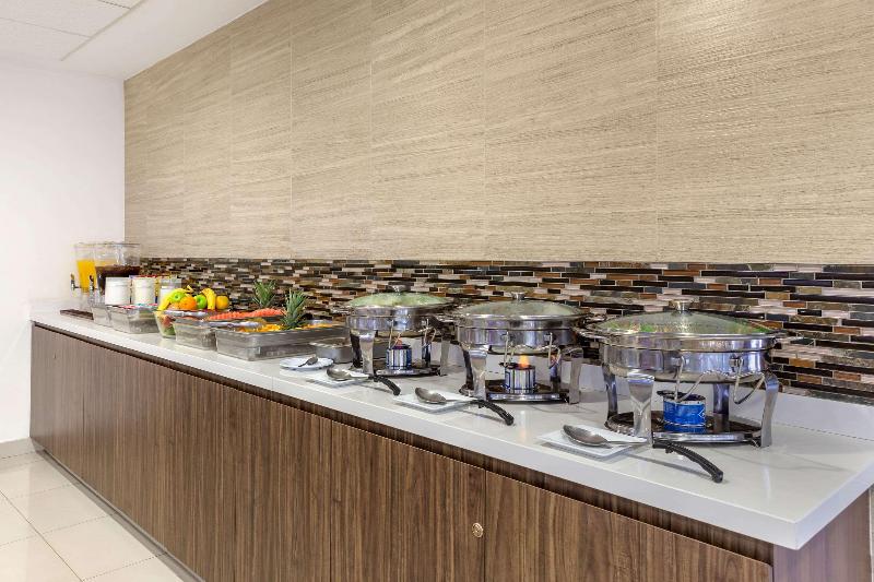 Отель Sleep Inn Tijuana