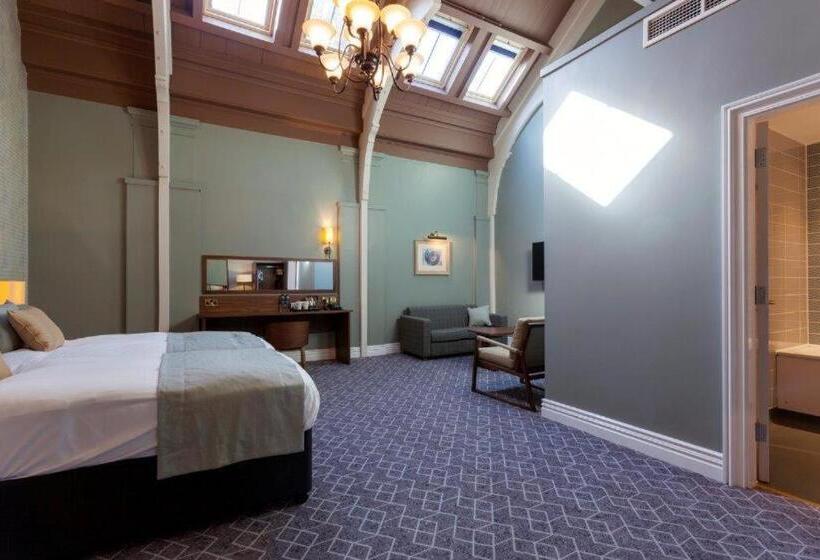 فندق The Greyhound Wetherspoon