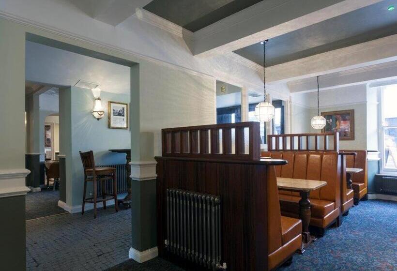 فندق The Greyhound Wetherspoon