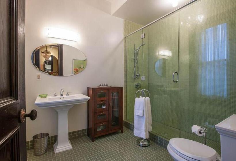 בית מלון כפרי The Inn At 97 Winder