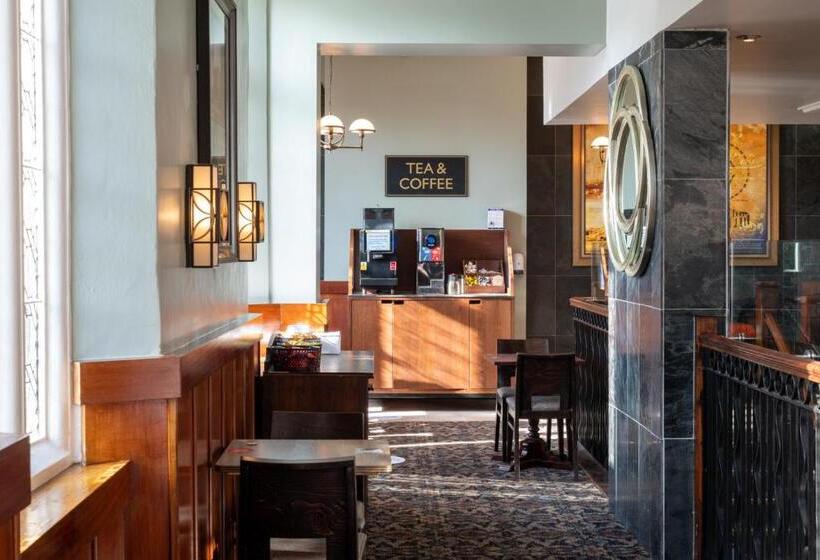 فندق The Kings Head Inn Wetherspoon