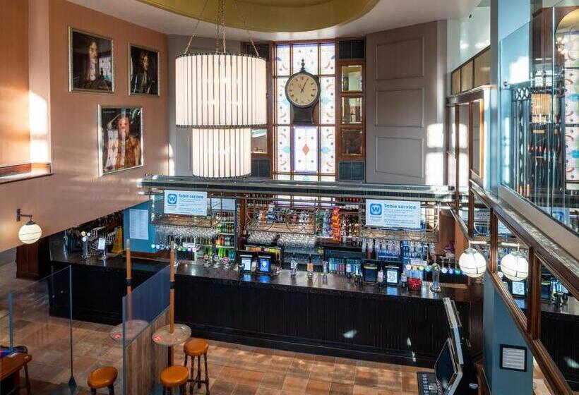 فندق The Kings Head Inn Wetherspoon