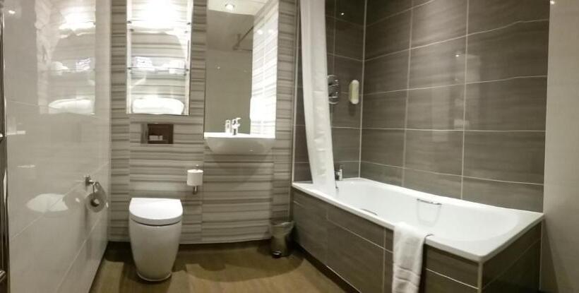 فندق The Kings Head Inn Wetherspoon