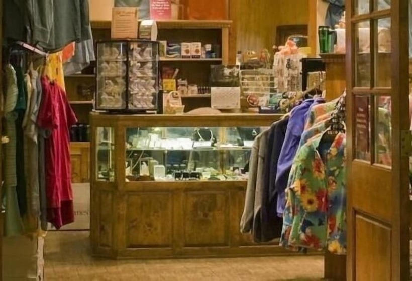 בית מלון כפרי The Lodge At Cliff Castle Casino