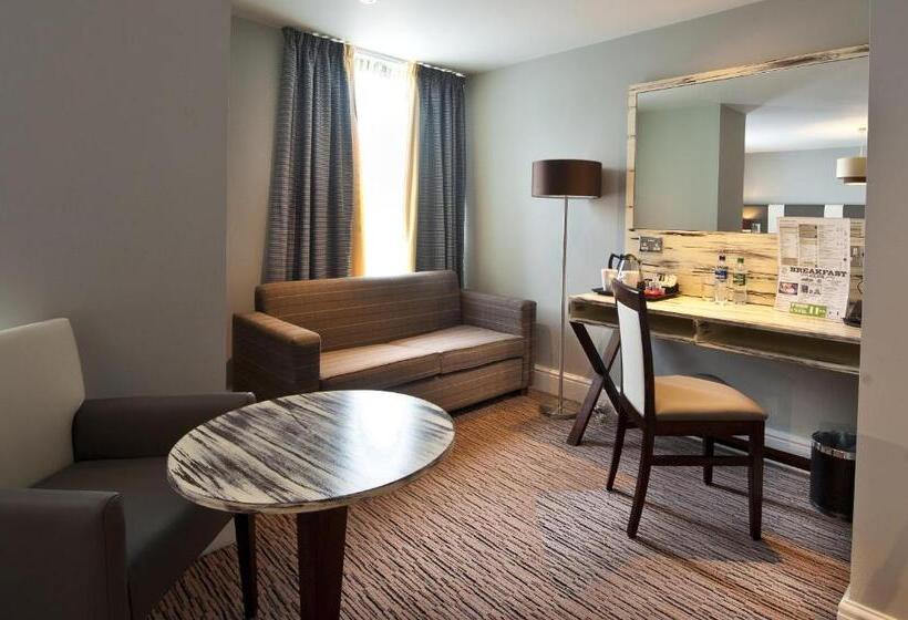 هتل The Red Lion Wetherspoon