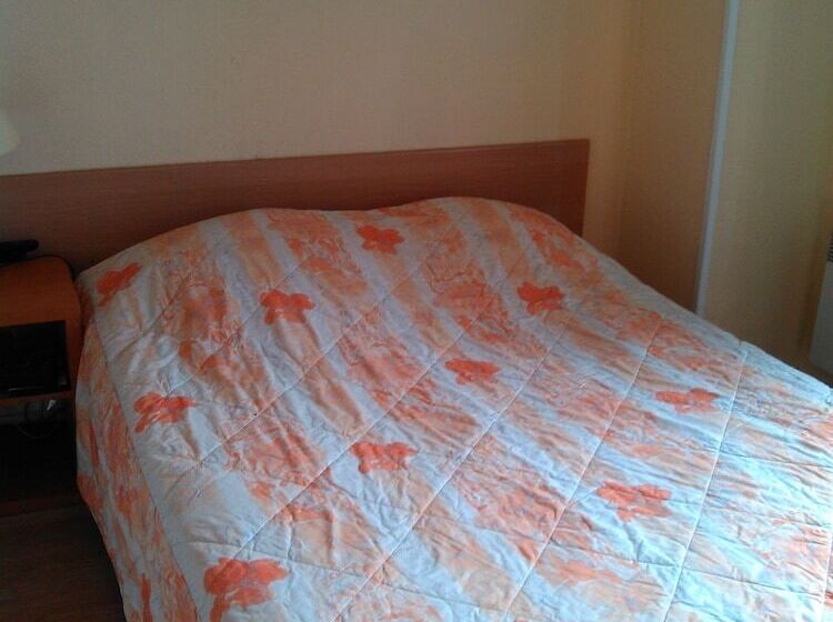 Отель Victor Hugo