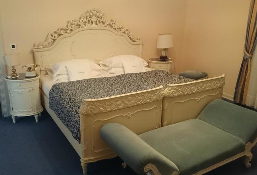 Отель Villa Ariston