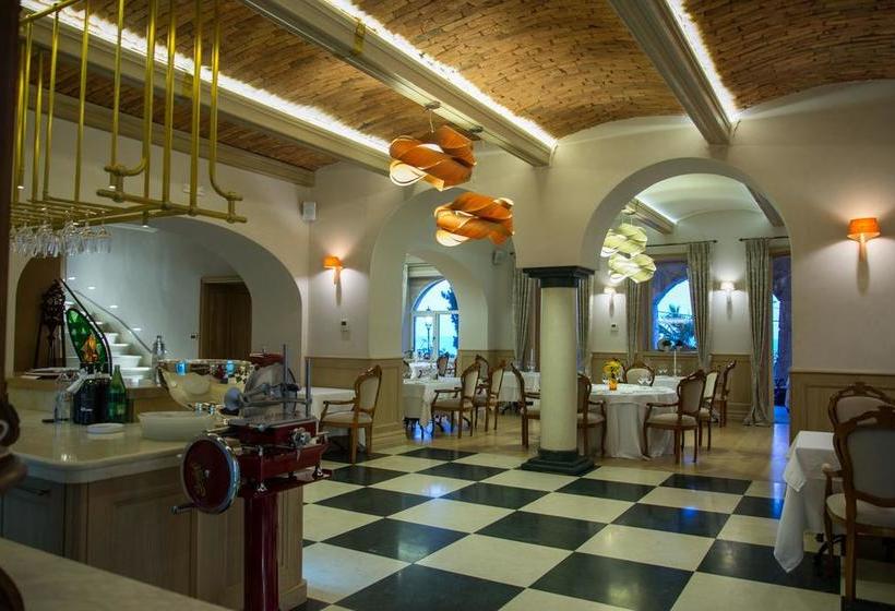 Отель Villa Ariston