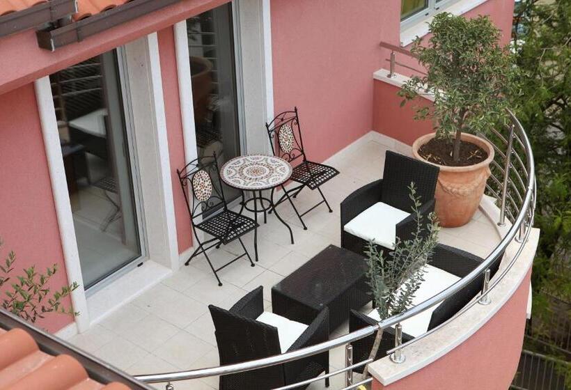 Отель Villa Kampanel