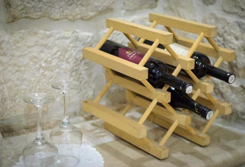 בית מלון כפרי Villa Kudelik Stone Story