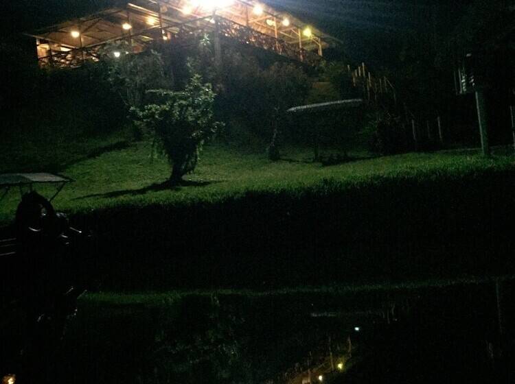 فندق Yarina Eco Lodge