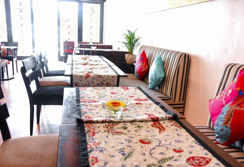 בית מלון כפרי Zen Rooms Lebuh Campbell