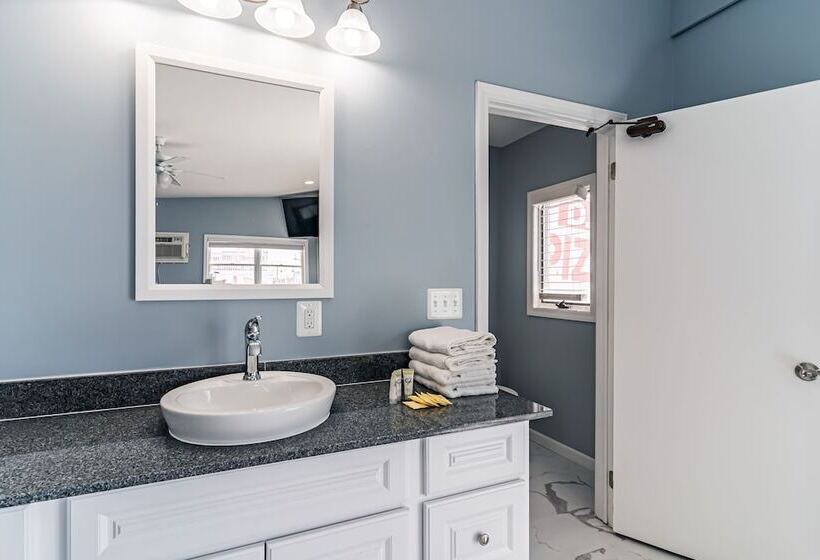 فندق على الطريق Boardwalk Sand & Surf Beach Hotel Oceanfront