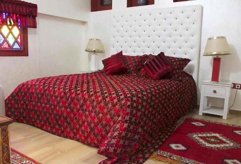 پانسیون Collier De La Colombe