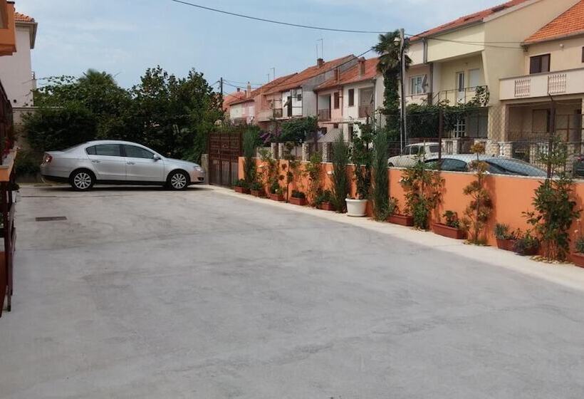 膳宿费 Pansion Maria