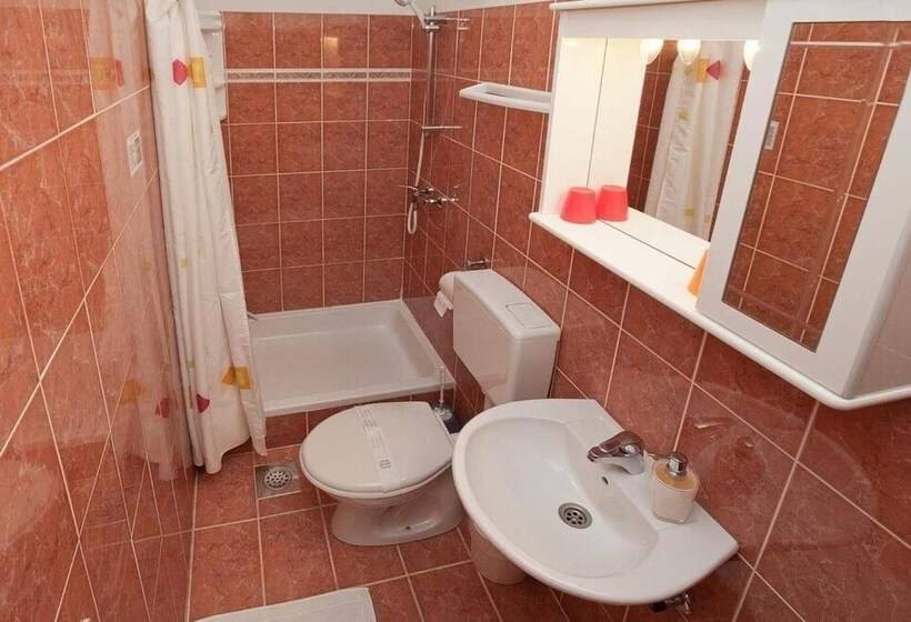 膳宿费 Pansion Maria